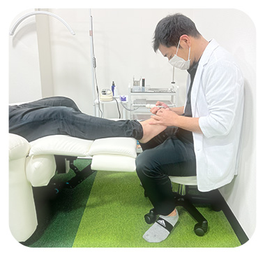 巻き爪の矯正風景